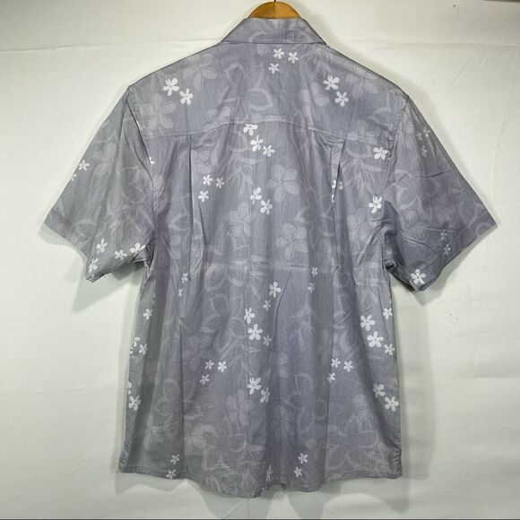 Premiums Hawaiian Grey/White Palm Trees Button Top - Picture 11 of 16